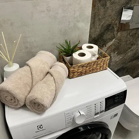 Kocham Podroze Na Fuzji Klimatyzacja, Balkon, Wejscie Na Kod, Wifi, Fv * Łódź