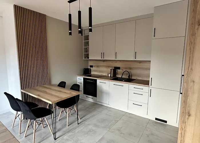 Kocham Podróże Na Fuzji Nowy!!! Klimatyzacja,balkon,wejście Na Kod, Wifi, Fv Apartamento Łódź