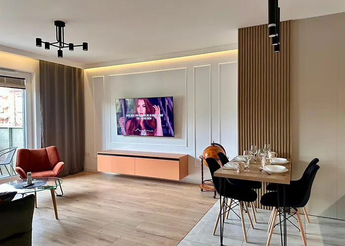 Kocham Podróże Na Fuzji Nowy!!! Klimatyzacja,balkon,wejście Na Kod, Wifi, Fv Apartamento Łódź